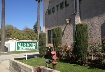 All 8 Motel has Smoking rooms