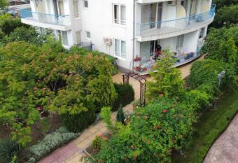 Lilia Guest House has Balcony rooms