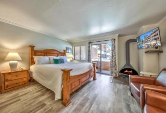 Updated Studio Right Off Lake Tahoe Condo has Balcony rooms