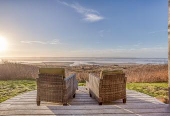 Sandpiper Cottage - Waldport has Balcony rooms