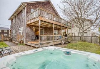 Slack Tide has Balcony rooms