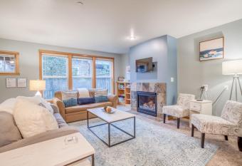 Hummingbird Hollow has Balcony rooms