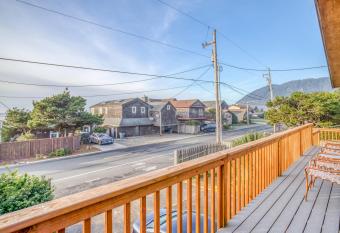 The Viking (MCA 410) has Balcony rooms