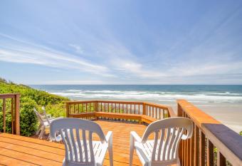 Captain Jack's has Balcony rooms