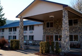 Crest Trail Lodge allows 18 year olds to book a room