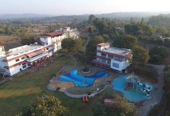 Khanvel Resort has Balcony rooms