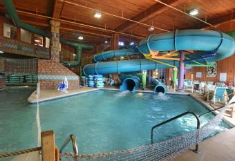 Polynesian Hotel Wisconsin Dells - Near Noah's Ark allows 18 year olds to book a room