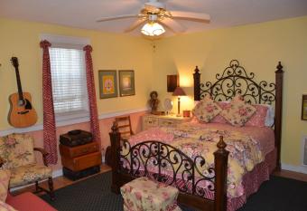 Garden Walk Inn allows 18 year olds to book a room