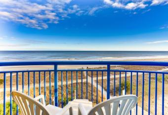Beachfront Condo w Balcony in Myrtle Beach has Balcony rooms