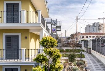 Villa Marra has Balcony rooms