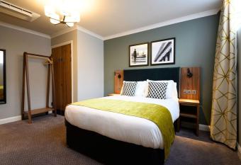 All Bar One by Innkeeper s Collection allows 18 year olds to book a room