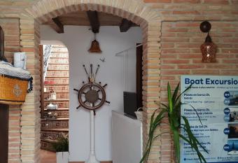 Pillico el pescador allows 18 year olds to book a room