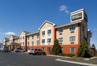 Extended Stay America Suites - Indianapolis - Castleton allows 18 year olds to book a room