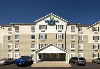WoodSpring Suites Topeka allows 18 year olds to book a room