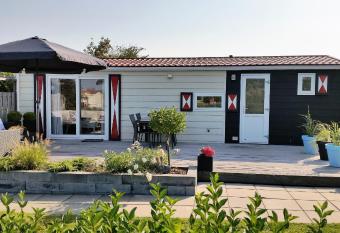 Olmenduin Chalet Olm Zeeland has Balcony rooms