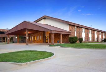 Super 8 by Wyndham Tuscola has Smoking rooms