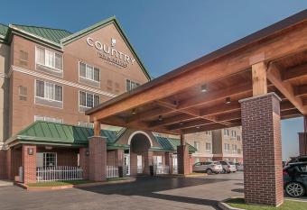 Country Inn & Suites by Radisson, Rapid City, SD has Balcony rooms