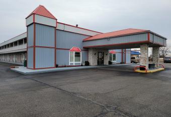 Relax Inn has Smoking rooms