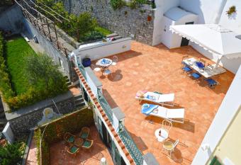 Casa Giorgia has Balcony rooms