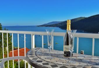 Apartment More 22 has Balcony rooms