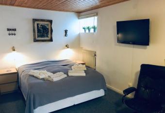 Huddinge Studio with Private Entrance has Balcony rooms