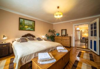 CASA SPERANTEI has Balcony rooms