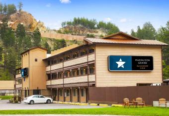 Magnuson Grand Rushmore View allows 18 year olds to book a room