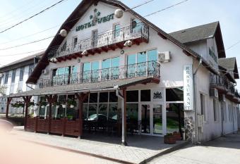 Westmotelrestaurant has Balcony rooms