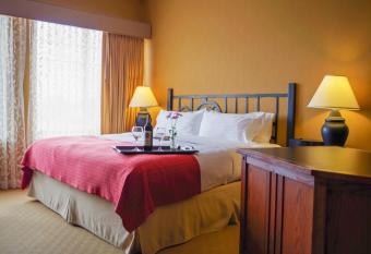 Holiday Inn Pewaukee-Milwaukee West By IHG has Balcony rooms