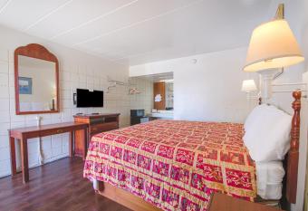 Centralia Motel near Downtown by OYO has Balcony rooms