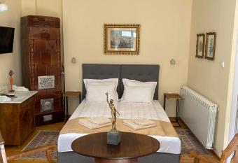 Apartman Centar has Balcony rooms