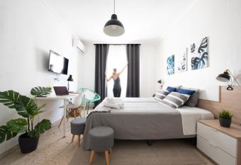 Nordik Rooms Urban - Trinidad  allows 18 year olds to book a room