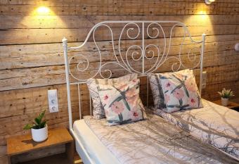 Old Town Family Apartment allows 18 year olds to book a room