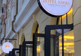 Hotel Emma allows 18 year olds to book a room