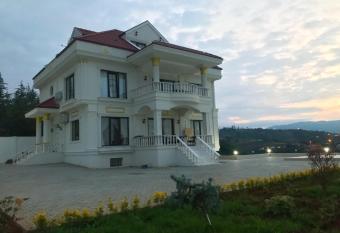 White Pavilion has Smoking/Balcony rooms