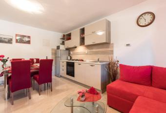 Apartment Doris, Nenadici has Balcony rooms