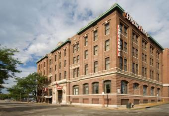 Drury Inn & Suites St. Louis Union Station allows 18 year olds to book a room