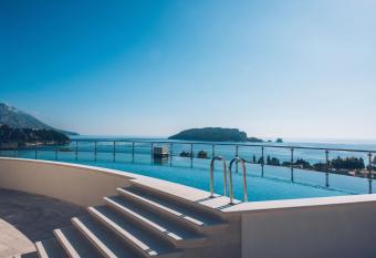 Iberostar Slavija allows 18 year olds to book a room