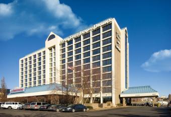 Pear Tree Inn St. Louis Near Union Station allows 18 year olds to book a room