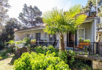 Beautiful Apartment Rovinj with five bicycles included has Balcony rooms