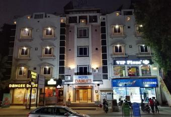 Hotel Damjis has Smoking rooms