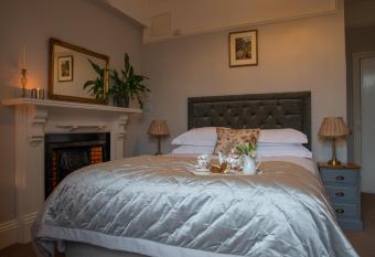 Barnabas House allows 18 year olds to book a room