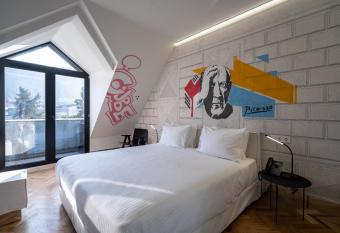 Platforma Design Hotel allows 18 year olds to book a room