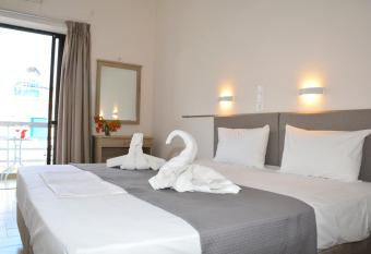 GOLDEN STAR has Balcony rooms