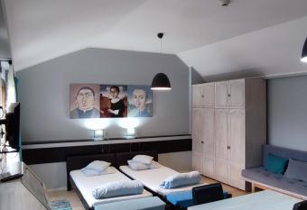 Centar Novi Sad-Studio No.4 allows 18 year olds to book a room