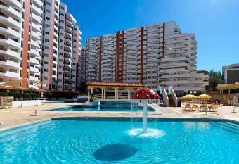 NoveNaRocha Apartment allows 18 year olds to book a room