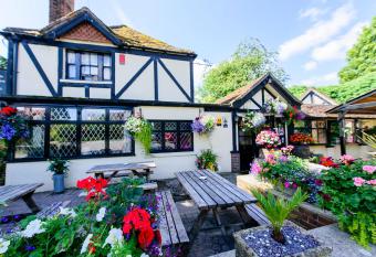 Ye Olde Red Lion allows 18 year olds to book a room