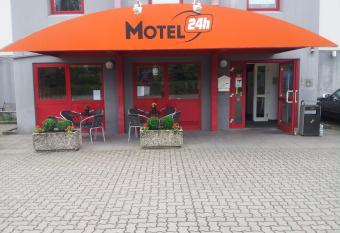 Motel 24h Hannover allows 18 year olds to book a room