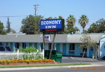 Economy Inn has Smoking rooms