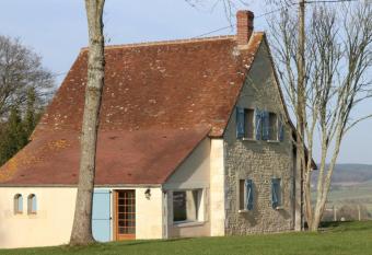 G  te Bellou-sur-Huisne, 5 pi  ces, 7 personnes - FR-1-497-29 has Balcony rooms
